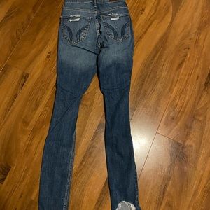 Hollister medium wash high-rise super skinny jeans